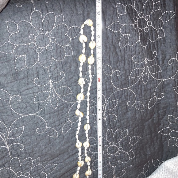 Shell Necklace - Picture 2 of 3